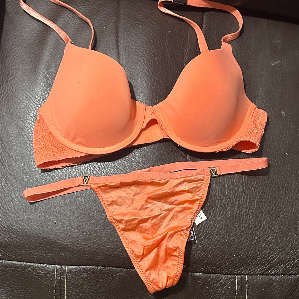 Victorias Secret Women's Bra and Panty Set